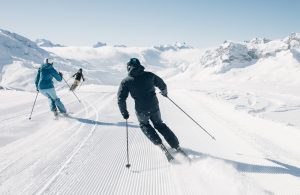 Circle Chalets Arlberg - Circle Winterzeit Skifahren 1000x650